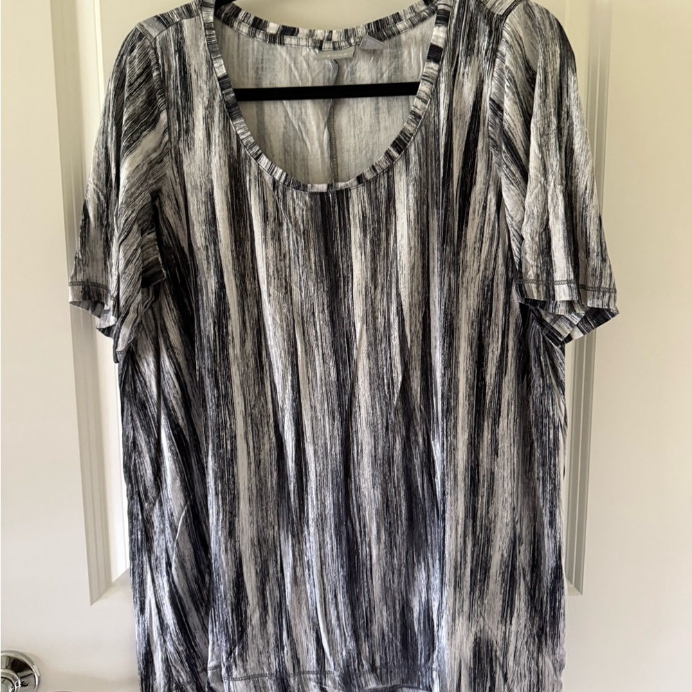 Kenar Monochrome Striped Short Sleeve Top